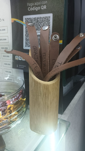 [399] Manillas Dcuero Unisex