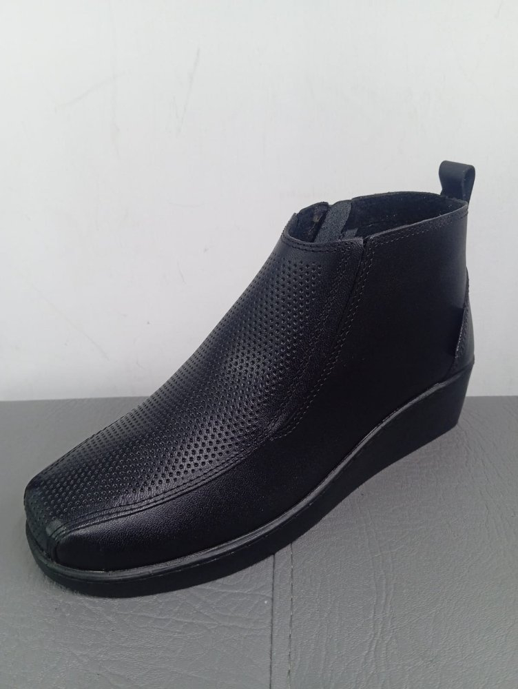 Bota Romulo Puntos Negra Dama