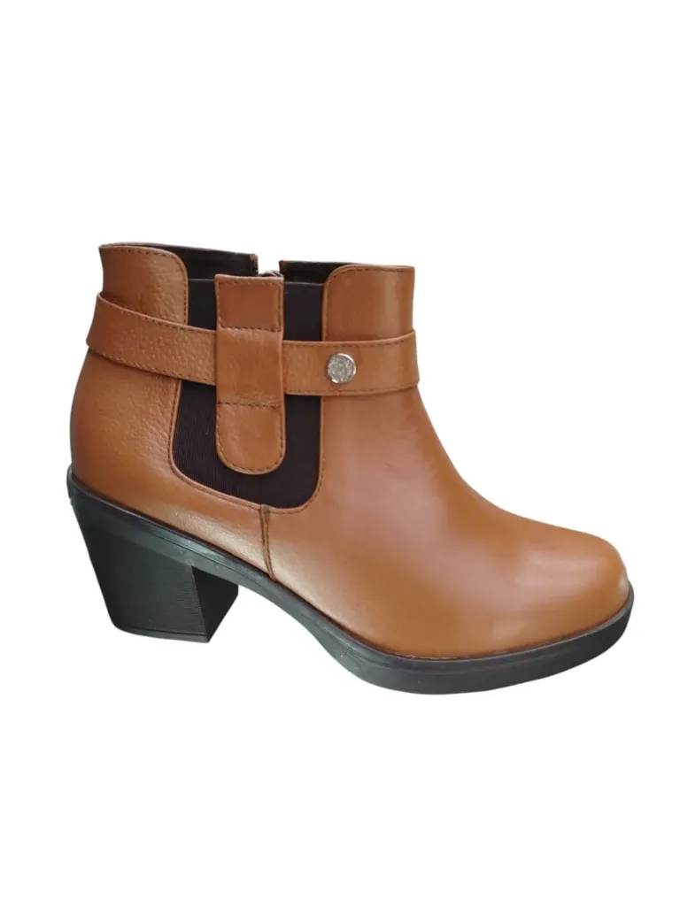 BOTA VALERIA TACON MEDIO MAGALDY CUERO MIEL